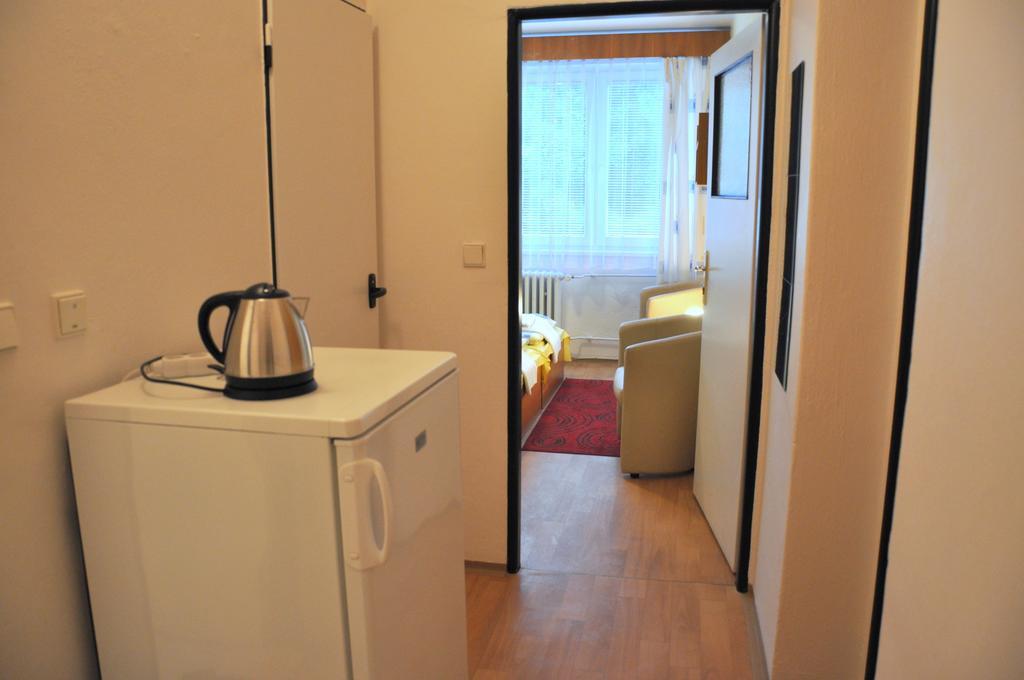 ברנו Hotel Komarov מראה חיצוני תמונה