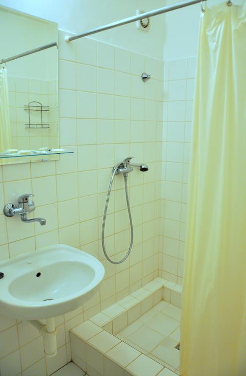ברנו Hotel Komarov מראה חיצוני תמונה
