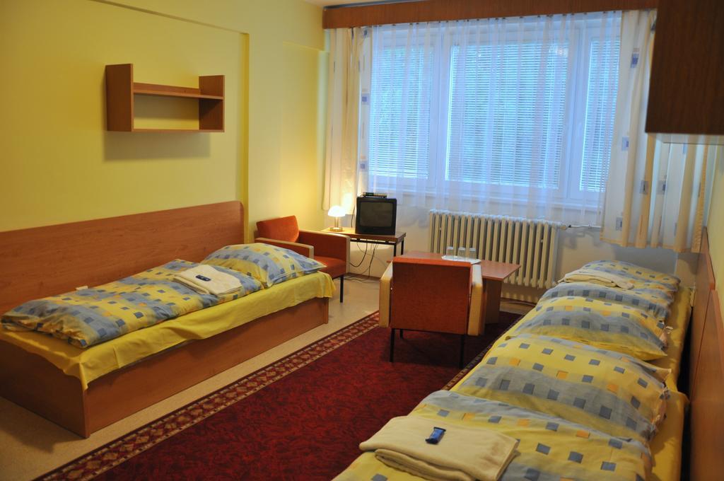 ברנו Hotel Komarov מראה חיצוני תמונה
